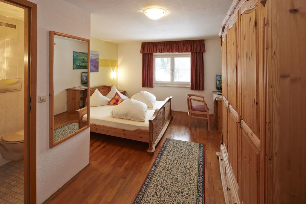 פינסוואנג Alpenmotel Saeuling חדר תמונה