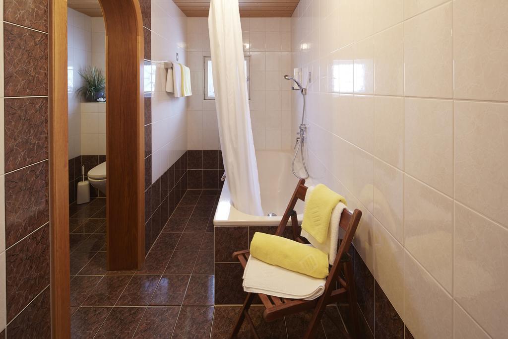 פינסוואנג Alpenmotel Saeuling חדר תמונה